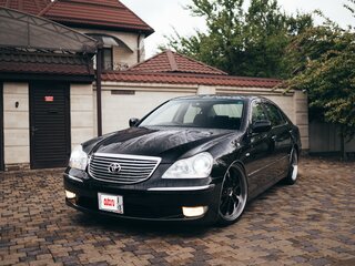 2004 Toyota Crown Majesta IV (S180), чёрный, 2000000 рублей, вид 3
