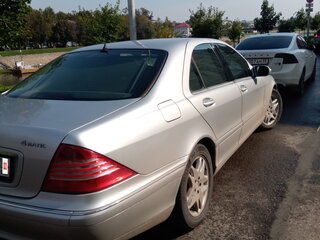 2003 Mercedes-Benz S-Класс 350 IV (W220) Рестайлинг, серебристый, 1100000 рублей, вид 4
