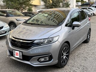 2017 Honda Fit III Рестайлинг, серый, 1170000 рублей, вид 1