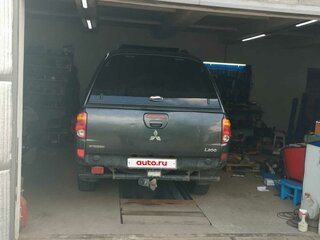 2010 Mitsubishi L200 IV, серый, 1850000 рублей, вид 2