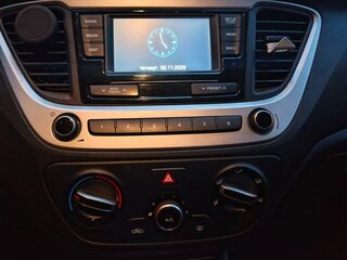 2017 Hyundai Solaris II, чёрный, 1149000 рублей, вид 4