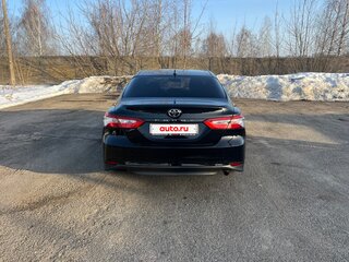 2020 Toyota Camry VIII (XV70), чёрный, 2350000 рублей, вид 5