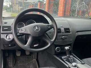 2009 Mercedes-Benz C-Класс 200 III (W204), чёрный, 1200000 рублей, вид 4