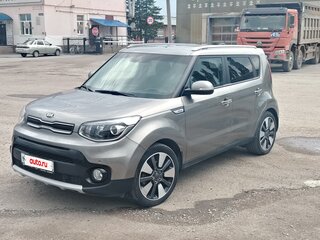 2018 Kia Soul II Рестайлинг, серебристый, 1450000 рублей, вид 1