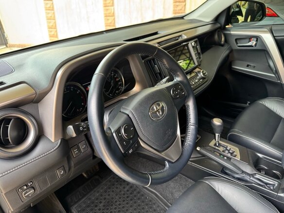 2018 Toyota RAV4 IV (XA40) Рестайлинг, белый, 2790000 рублей - вид 12