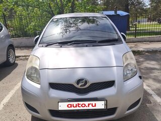 2010 Toyota Vitz II (XP90), серый, 650000 рублей, вид 2