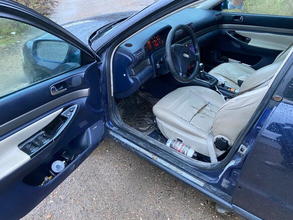 2001 Audi A4 I (B5) Рестайлинг, синий, 450000 рублей - вид 4