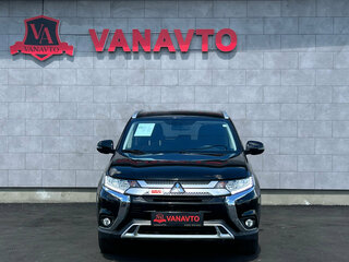 2020 Mitsubishi Outlander III Рестайлинг 3, чёрный, 2550000 рублей, вид 2