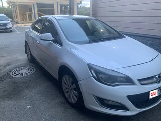 2013 Opel Astra J Рестайлинг, белый, 500000 рублей, вид 3