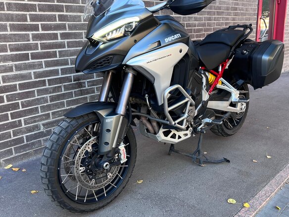 2021 Ducati Multistrada V4, серый, 2000000 рублей - вид 12