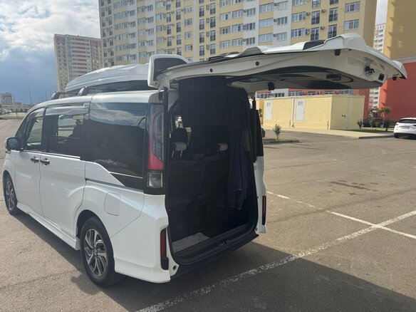 2017 Honda Stepwgn Spada V, белый, 2450000 рублей - вид 23