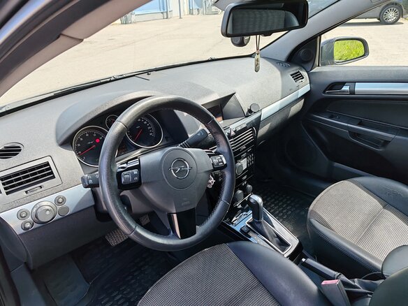 2008 Opel Astra GTC H Рестайлинг, чёрный, 540000 рублей - вид 12