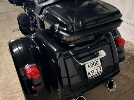2021 Harley-Davidson Tri Glide, чёрный, 4300000 рублей, вид 4