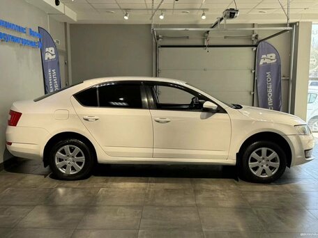 2013 Skoda Octavia III (A7), белый, 965000 рублей, вид 4
