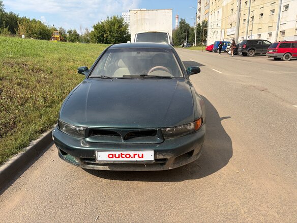2000 Mitsubishi Galant VIII Рестайлинг, зелёный - вид 1