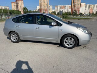 2011 Toyota Prius JDM II Рестайлинг (XW20), серебристый, 1200000 рублей, вид 2