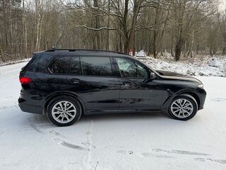 2021 BMW X7 30d I (G07), чёрный, 9250000 рублей, вид 3