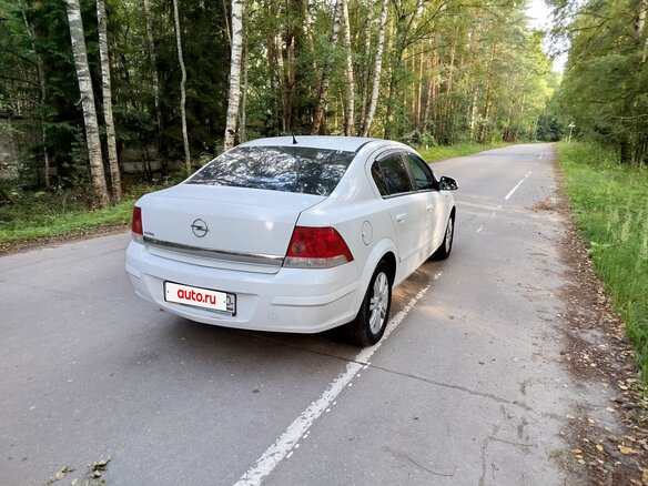 2011 Opel Astra H Рестайлинг, белый, 650000 рублей - вид 6