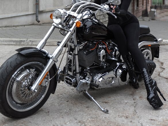 2002 Harley-Davidson Softail Deuce, чёрный, 1000000 рублей - вид 3