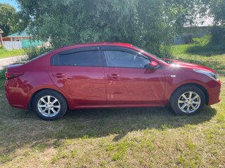 2019 Kia Rio IV, красный, 1420000 рублей, вид 2