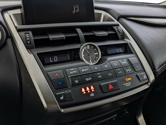 2017 Lexus NX 200 I, чёрный, 2935000 рублей - вид 20