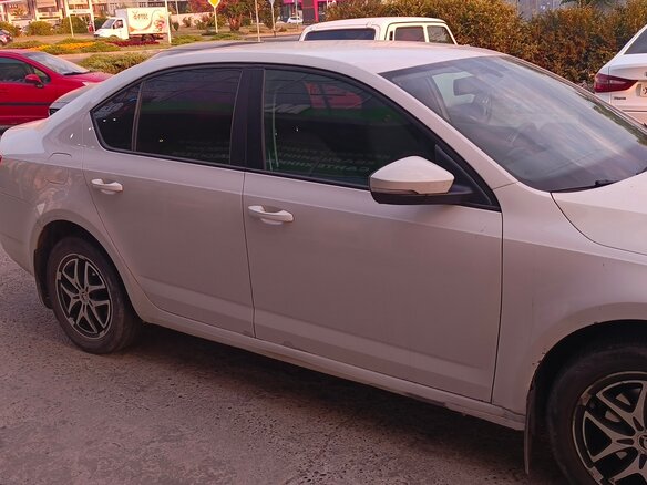 2014 Skoda Octavia III (A7), белый, 600000 рублей - вид 1