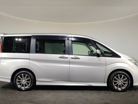 2015 Honda Stepwgn Spada V, серый, 1970000 рублей, вид 4