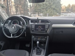 2017 Volkswagen Tiguan II, белый, 2050000 рублей, вид 5