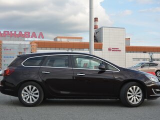 2013 Opel Astra J Рестайлинг, коричневый, 700000 рублей, вид 2