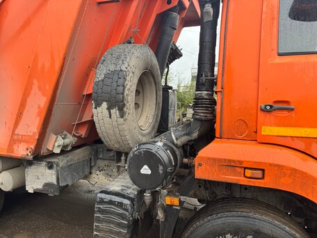 2017 КамАЗ 6520, оранжевый, 1600000 рублей, вид 3