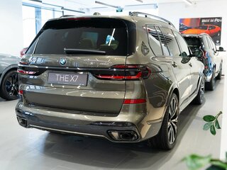 2025 BMW X7 40d I (G07) Рестайлинг, зелёный, 19400000 рублей, вид 5