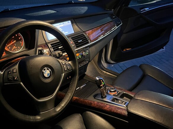 2011 BMW X5 35i II (E70) Рестайлинг, белый, 2000000 рублей - вид 14