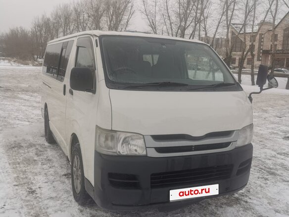 2009 Toyota Regius Ace H200 Рестайлинг 1, белый, 1100000 рублей - вид 2