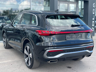 2025 Audi Q5 40 TFSI III (GU), чёрный, 7900000 рублей, вид 5