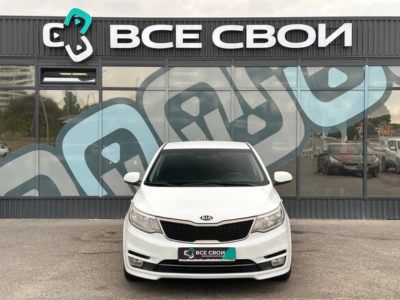 2015 Kia Rio III Рестайлинг, белый - вид 4