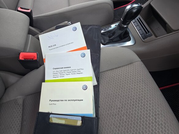 2011 Volkswagen Golf Plus II, красный - вид 17
