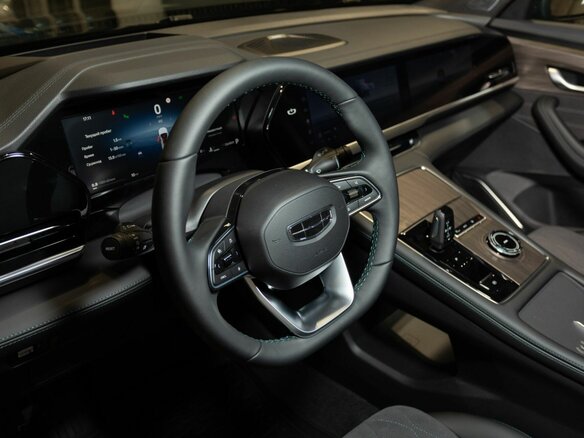 2026 Geely Monjaro I Рестайлинг, серый - вид 9
