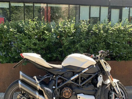 2010 Ducati Streetfighter, белый, 600000 рублей, вид 1