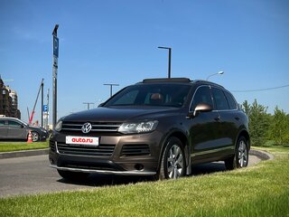 2014 Volkswagen Touareg II, коричневый, 2099000 рублей, вид 1