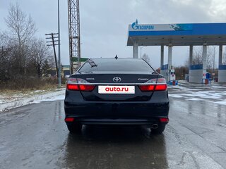 2015 Toyota Camry VII (XV50) Рестайлинг, чёрный, 2050000 рублей, вид 4