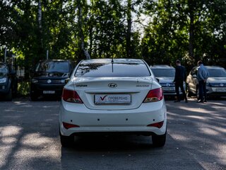 2015 Hyundai Solaris I Рестайлинг, белый, 808000 рублей, вид 4