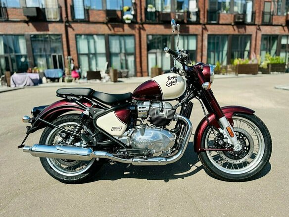2026 Royal Enfield Classic 650, красный, 703000 рублей