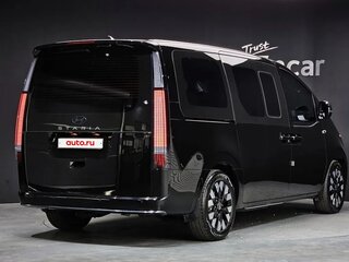 2025 Hyundai Staria I, чёрный, 5050000 рублей, вид 3