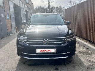 2021 Volkswagen Tiguan II Рестайлинг, чёрный, 3500000 рублей, вид 1