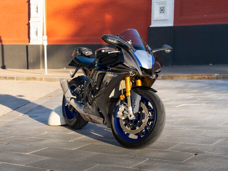 2021 Yamaha YZF-R1M, чёрный, 2375000 рублей, вид 3