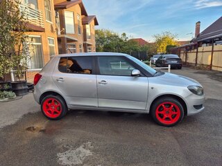 2014 Skoda Fabia II Рестайлинг, серебристый, 870000 рублей, вид 5
