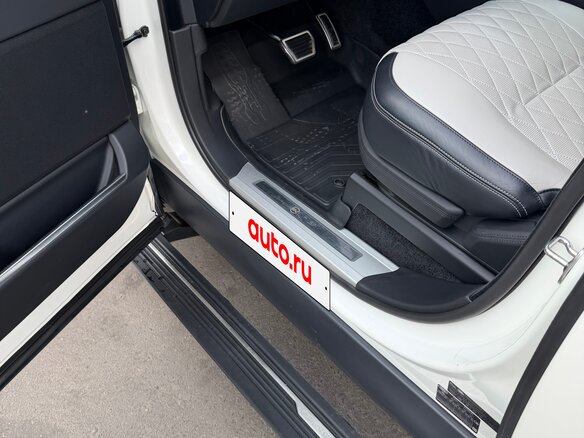 2019 Land Rover Range Rover IV Рестайлинг, белый - вид 20