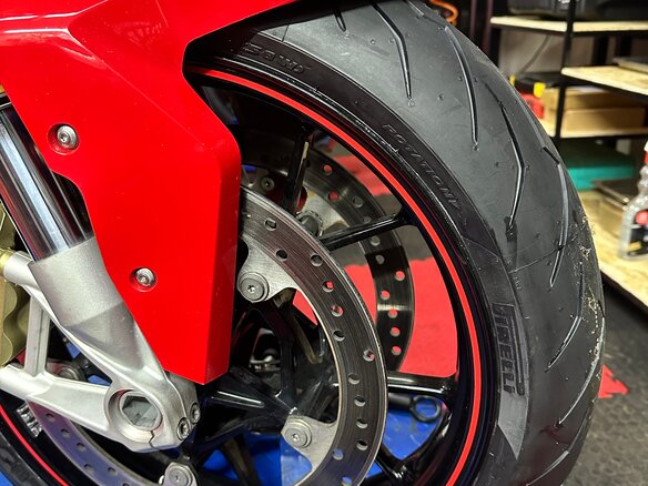 2018 BMW S 1000 R, красный, 1050000 рублей - вид 15