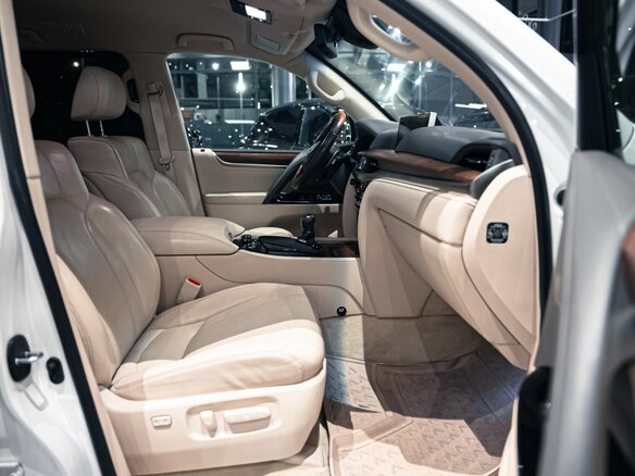 2016 Lexus LX 450d III Рестайлинг 2, белый, 6950000 рублей - вид 20