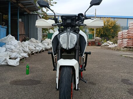 2018 KTM 390 Duke, белый, 420000 рублей, вид 4